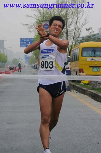 [07종별육상]한국최고기록을 수립하는 박칠성! 사진