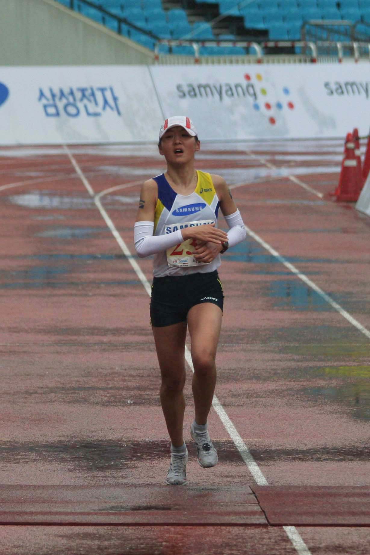 [서울국제마라톤] 이숙정, 풀코스 데뷔전 국내 3위 사진