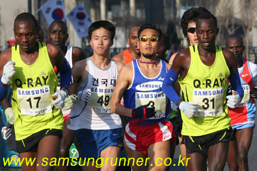 [07서울국제]11km 지점의 이봉주선수 사진