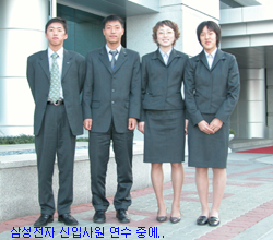 A : 마라톤 선수라면 누구나 갖고 있는 최고의 꿈은 올림픽 금메달일 것이다. 나 역시 마찬가지이고, 일단 우선적인 목표는 장거리 모든 종목의 한국신기록에 내 이름을 올리는 것이다.<br>그리고 궁극적으로는 운동을 좋아하는 선수나 팬 모든 사람들에게 귀감이 되는 선수가 되고 싶다. 